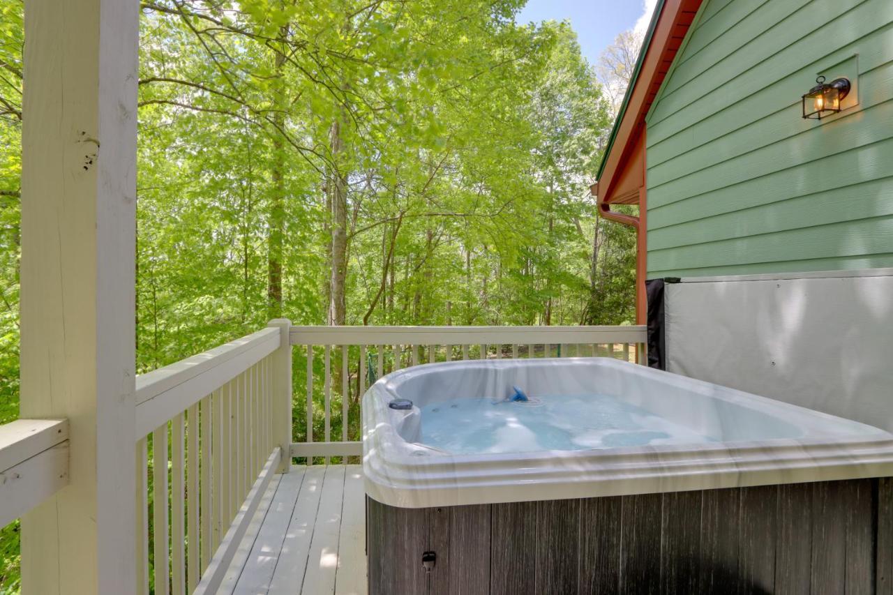 Вилла Blue Ridge Getaway With Hot Tub And Seasonal View! Экстерьер фото
